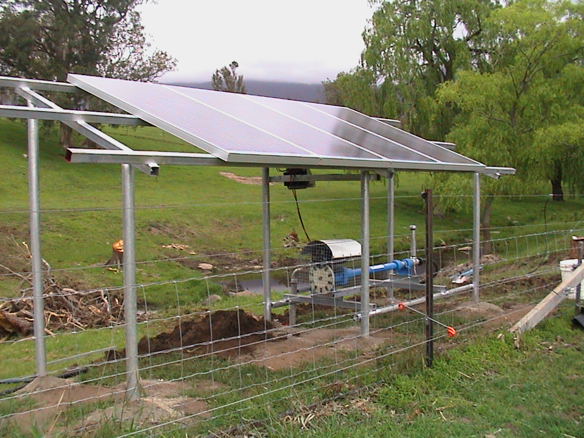 máy bơm nước năng lượng mặt trời